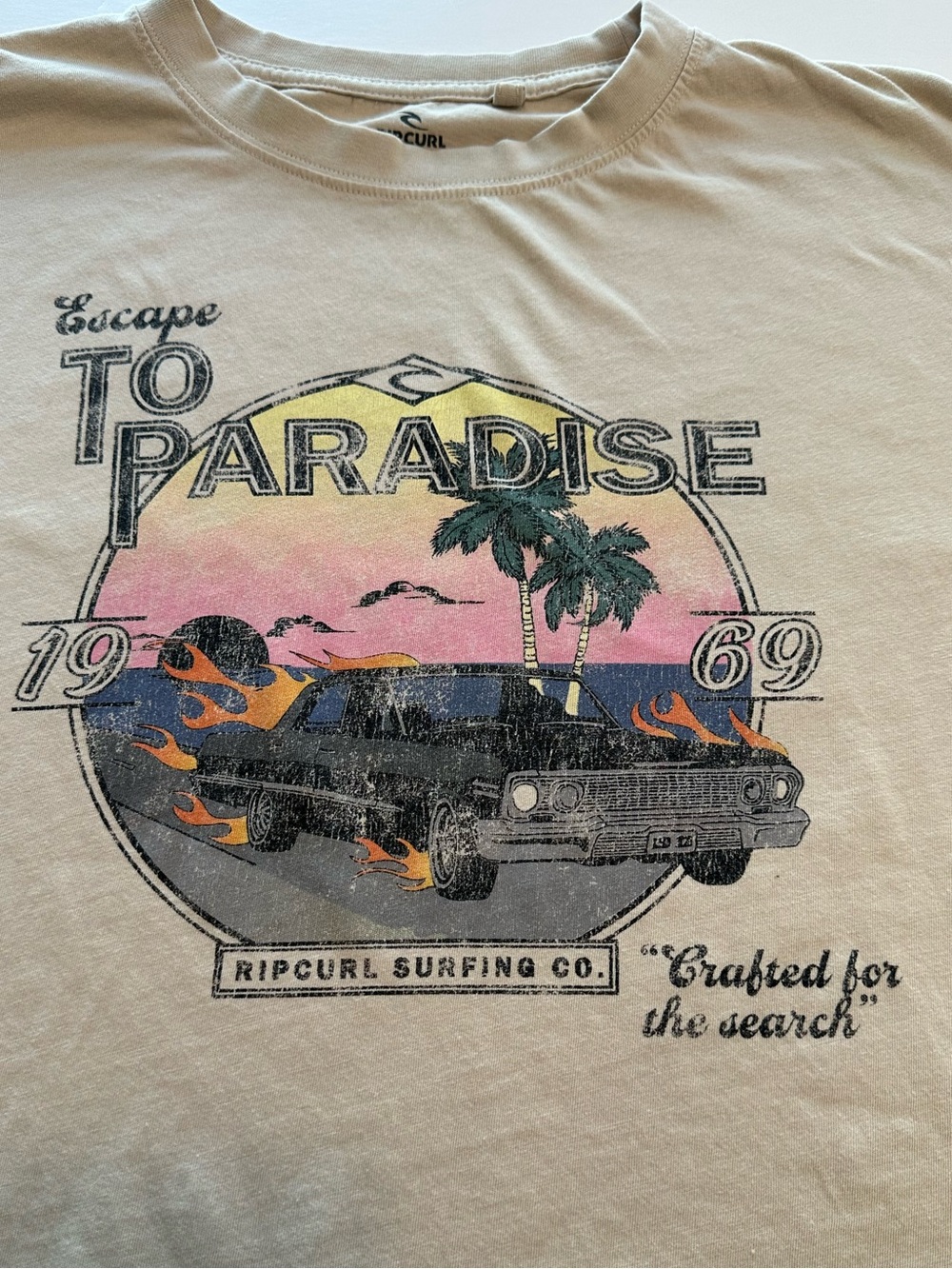 Rip Curl Cropped Graphic Tee Escape to Paradise Beige Women’s Size X-Small - Picture 5 of 9